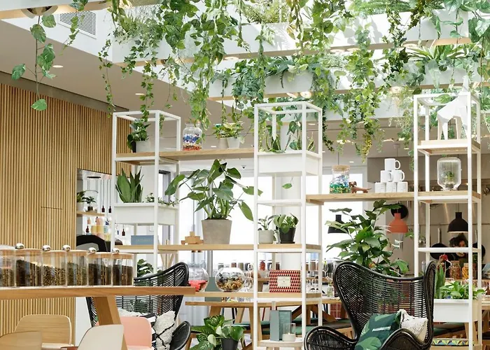 Zoku Aparthotel 4*