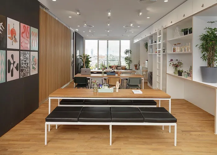 Zoku Aparthotel 4*