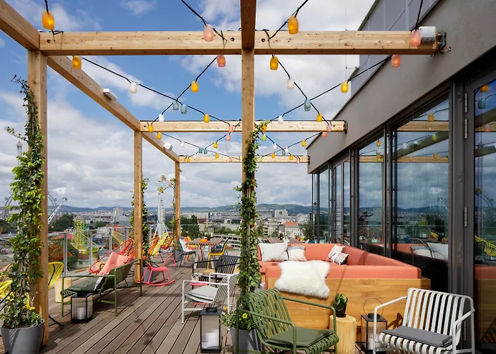 Zoku Aparthotel 4*