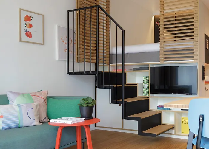 Zoku Aparthotel 4*
