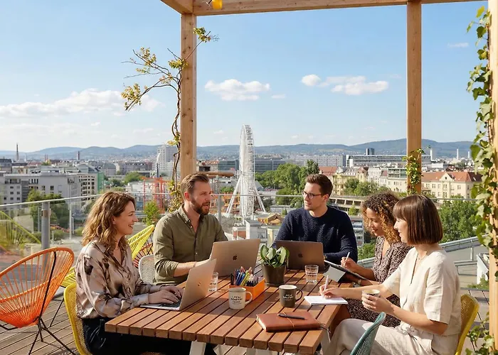 Aparthotel Zoku 4*
